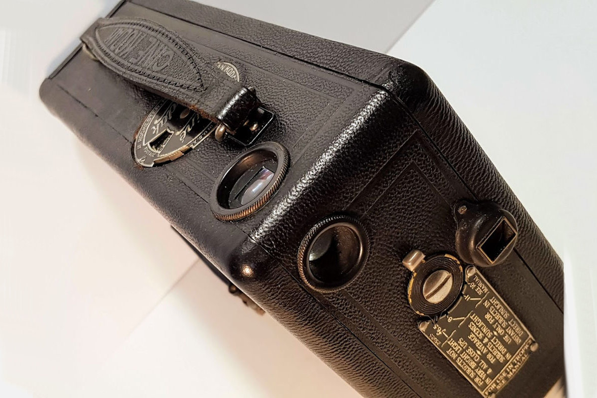 Camera Cine-Kodak Modl B   visur